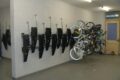 Fixation murale pour abri vélos / Support vélo vertical - Modèle Wheelylift - Vue 2