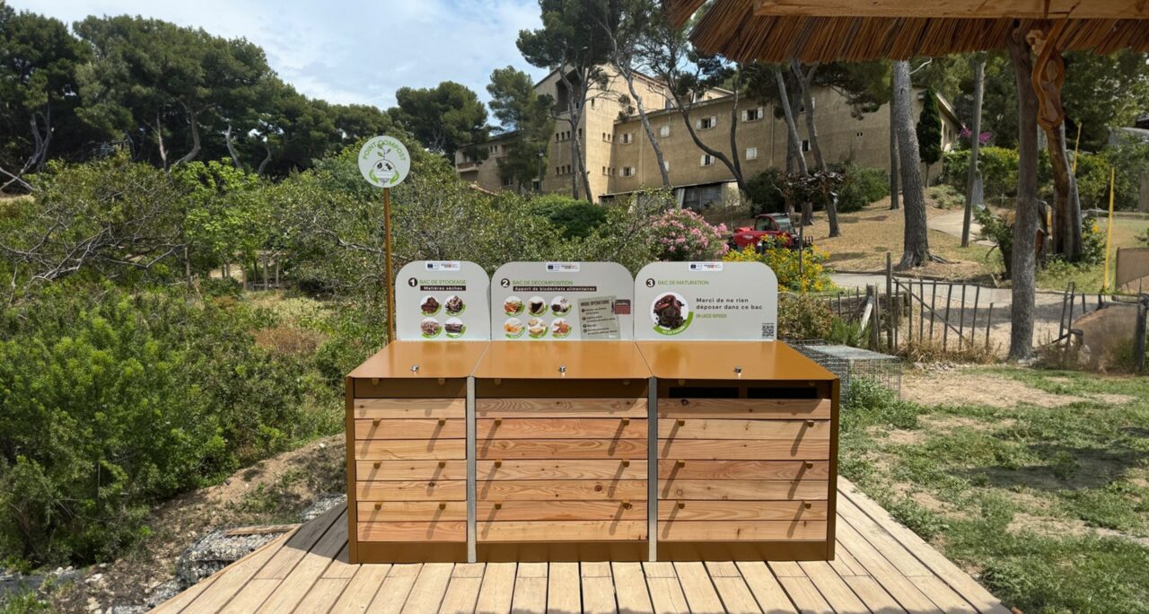 Abriplus - Région Paca pour lycée des Calanques (13) - Abri Composteur collectif BioCompost