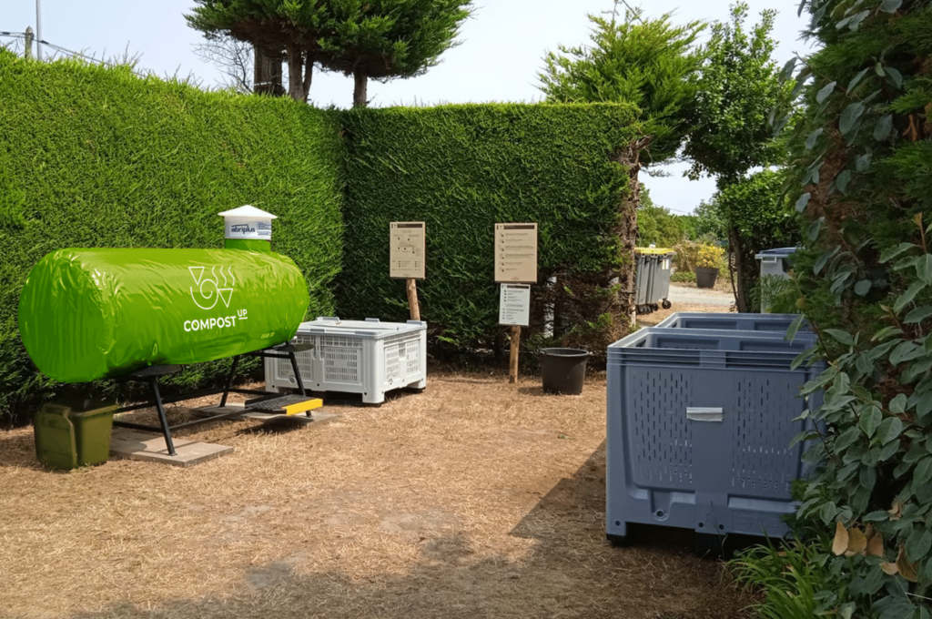 COMPOSTUP-Abriplus-Composteur mecanique rotatif-exemple installation