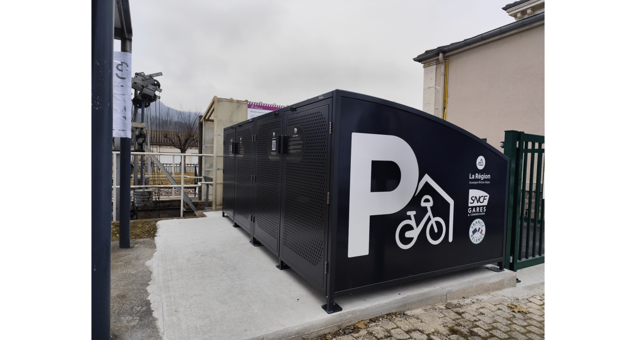 Abri Plus - box à vélos - Velbox Angers - gare de Lachaud Curmilhac